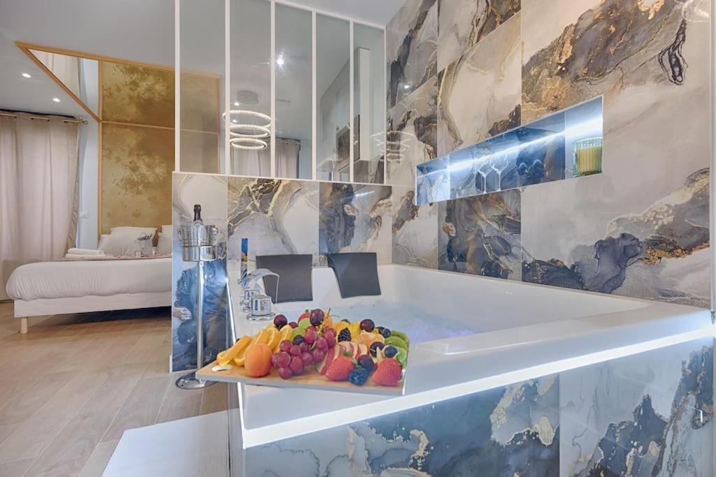 Welcome To Dubai / Jacuzzi Ivry-sur-Seine Buitenkant foto